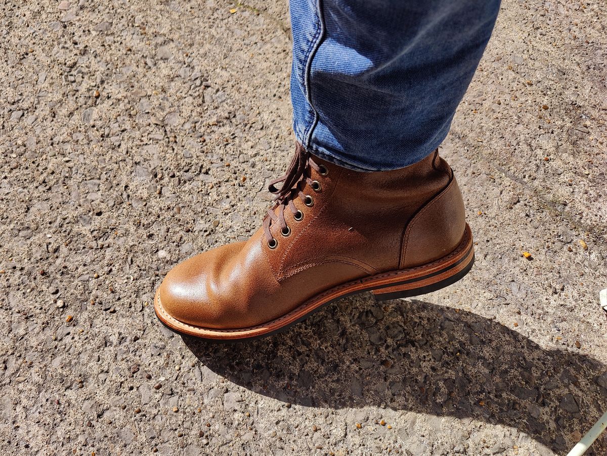 Photo by init on June 10, 2022 of the Oak Street Bootmakers Trench Boot in Horween Natural Waxed Flesh.