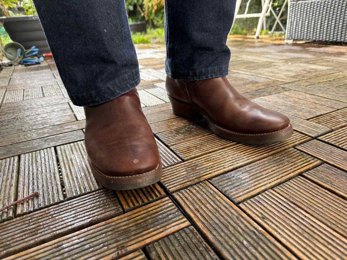 Photo by init on September 1, 2025 of the Clinch Engineer Boots 11-Inch Height in Brown-Overdyed Horsebutt.