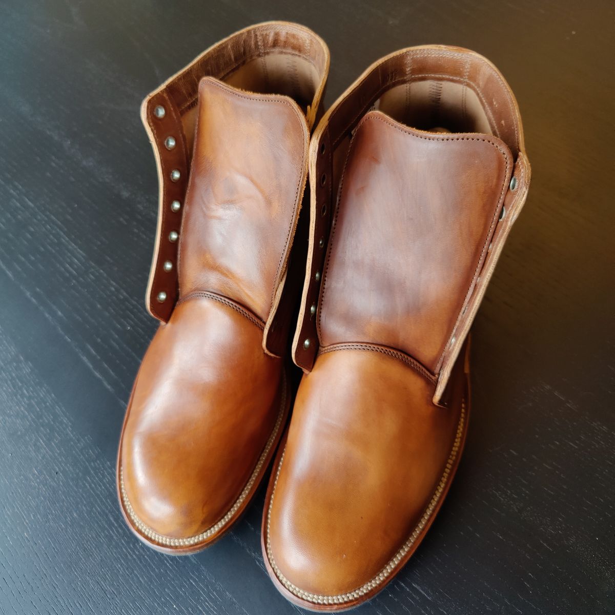 Photo by init on October 1, 2022 of the Viberg Service Boot in Maryam Toscanello Horsebutt.