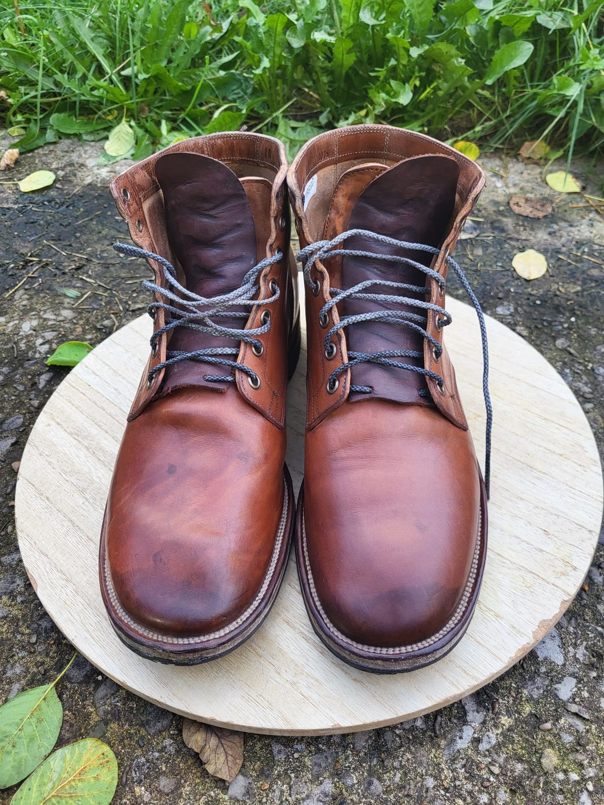 Photo by init on November 4, 2022 of the Viberg Service Boot in Maryam Toscanello Horsebutt.