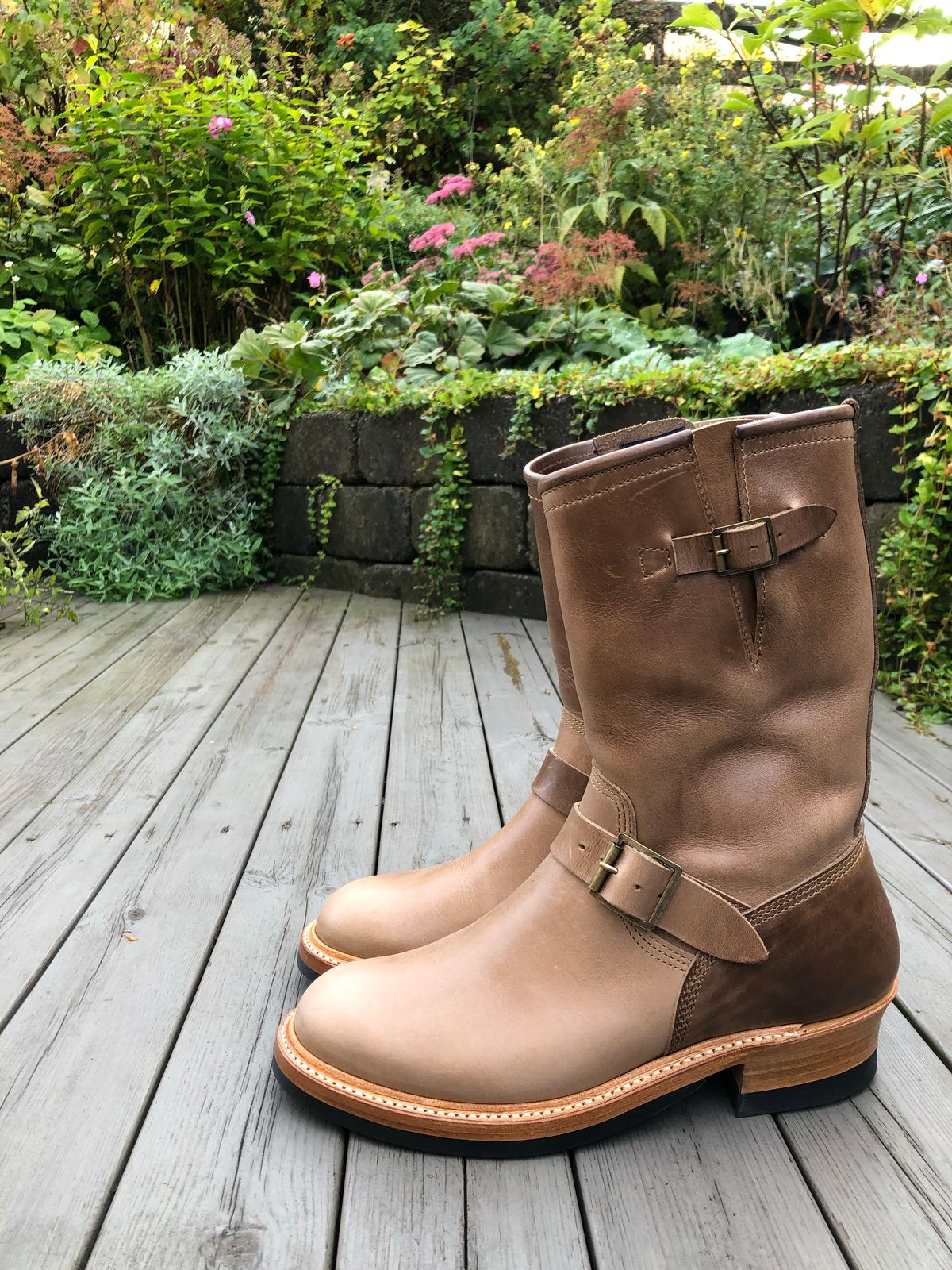 Photo by rarum2 on October 1, 2022 of the John Lofgren Wabash Engineer Boots in Horween Natural Chromexcel.