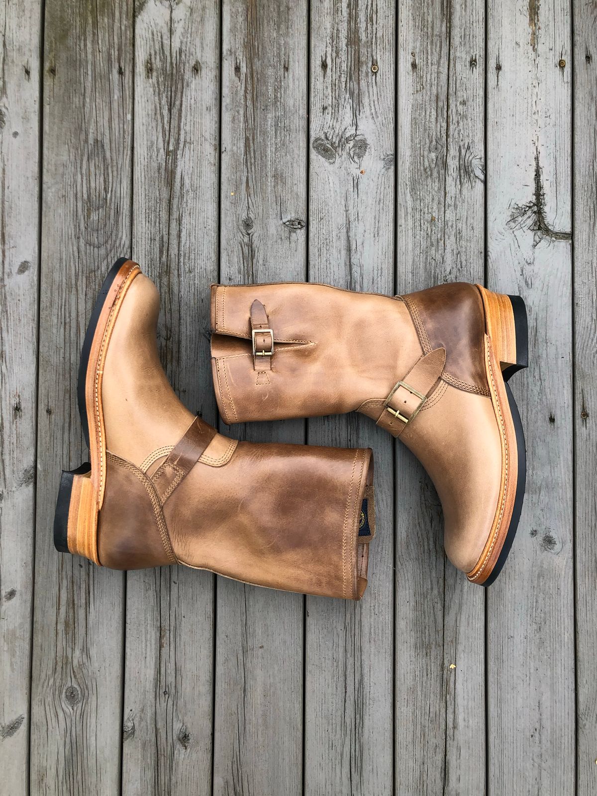 Photo by rarum2 on October 1, 2022 of the John Lofgren Wabash Engineer Boots in Horween Natural Chromexcel.