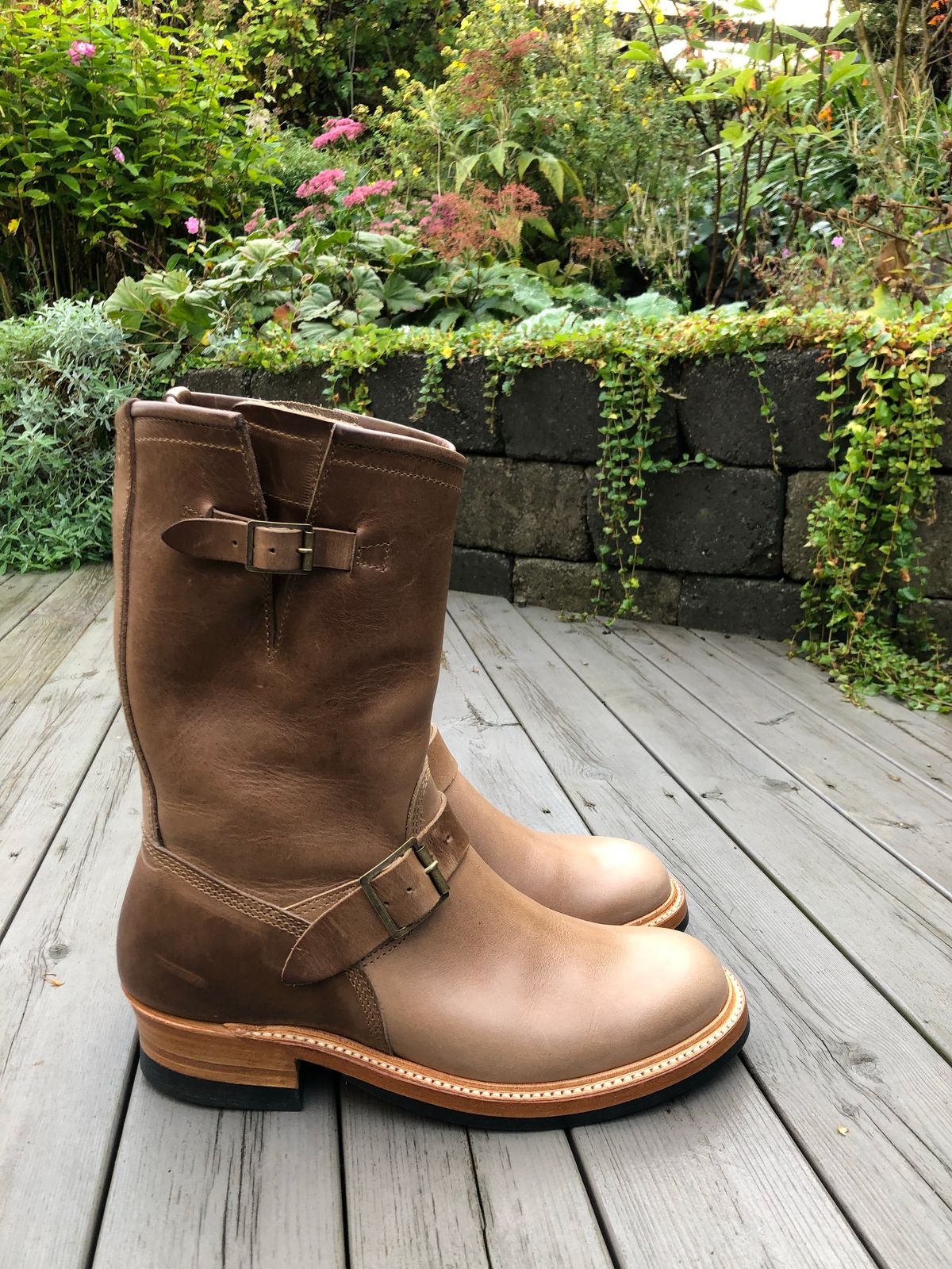 Photo by rarum2 on October 1, 2022 of the John Lofgren Wabash Engineer Boots in Horween Natural Chromexcel.