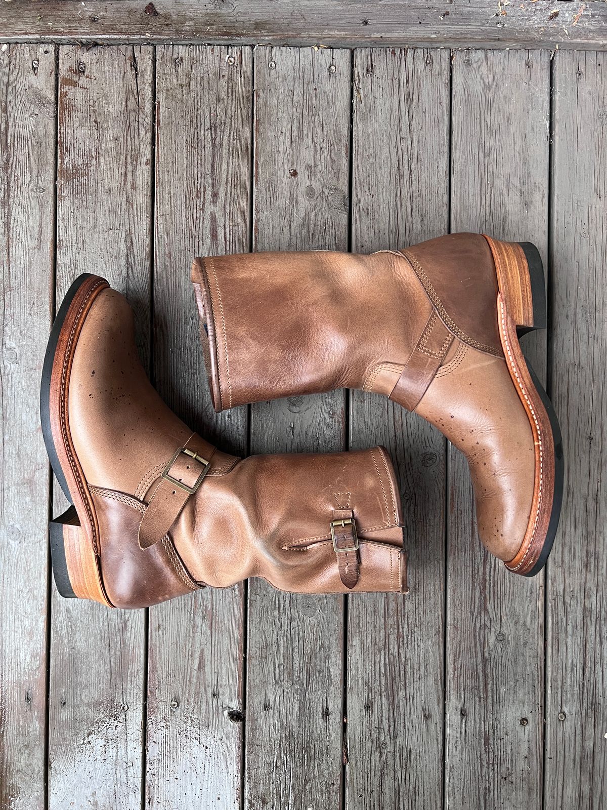 Photo by rarum2 on November 4, 2022 of the John Lofgren Wabash Engineer Boots in Horween Natural Chromexcel.
