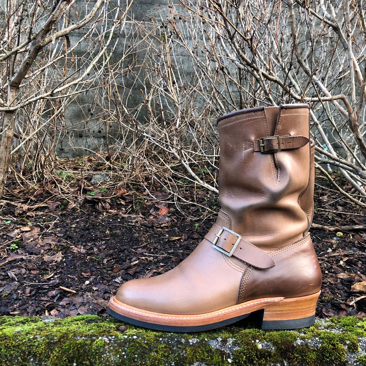 Photo by rarum2 on January 1, 2023 of the John Lofgren Wabash Engineer Boots in Horween Natural Chromexcel.