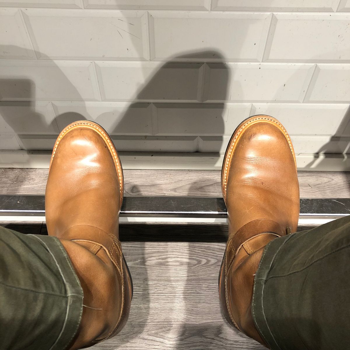 Photo by rarum2 on February 1, 2023 of the John Lofgren Wabash Engineer Boots in Horween Natural Chromexcel.