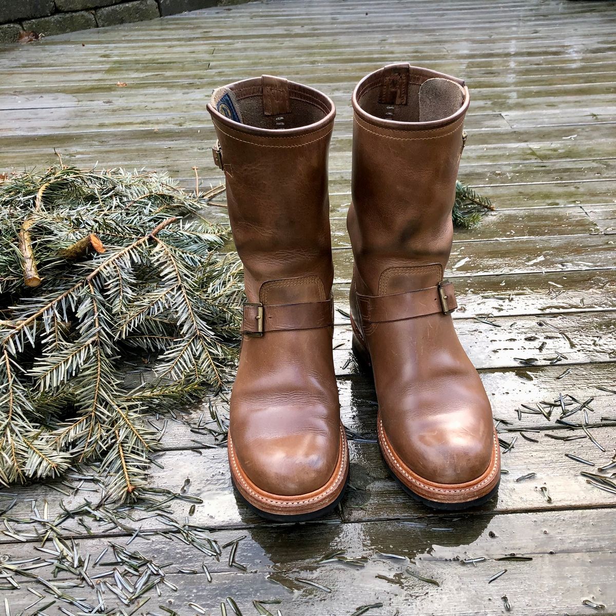 Photo by rarum2 on February 1, 2023 of the John Lofgren Wabash Engineer Boots in Horween Natural Chromexcel.