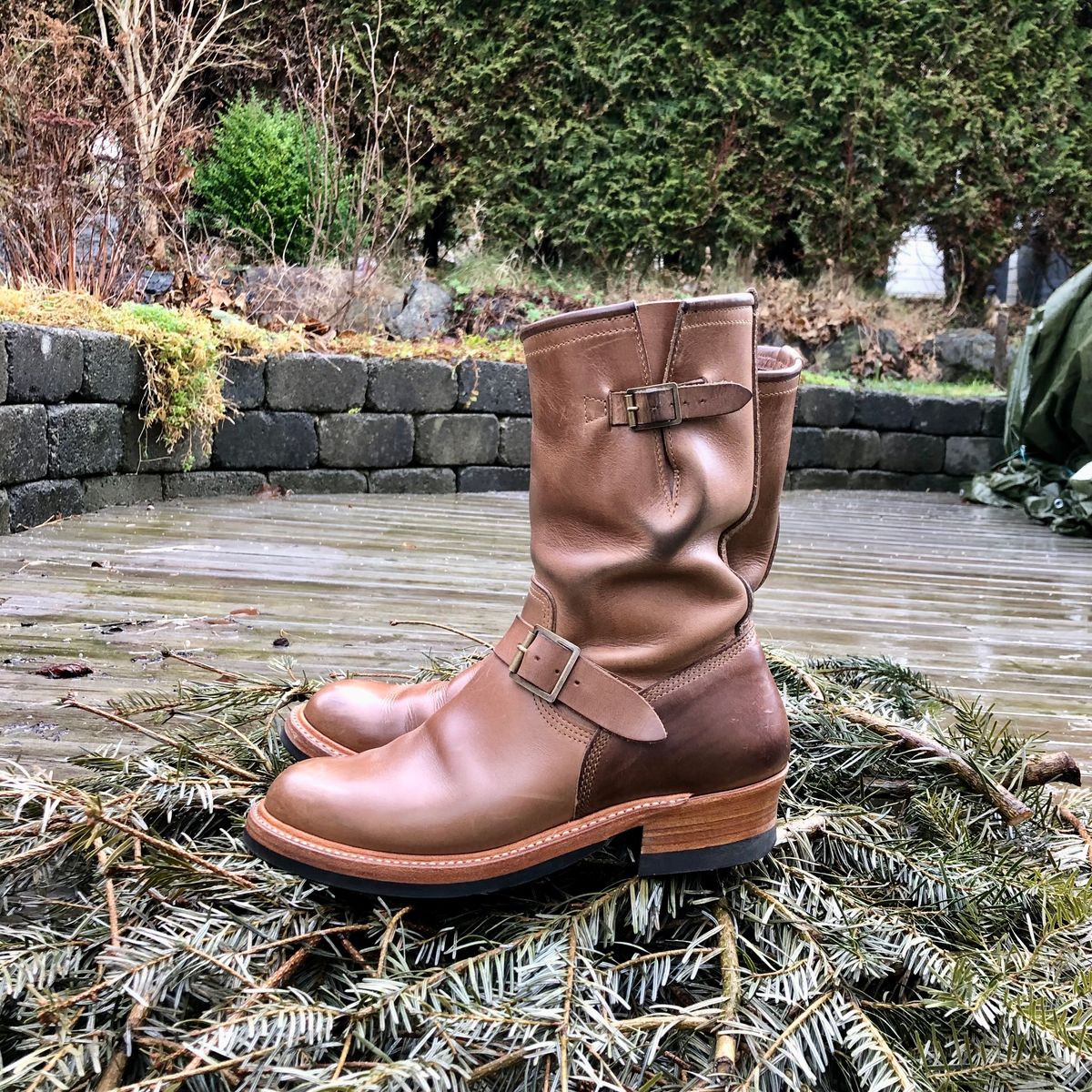 Photo by rarum2 on February 1, 2023 of the John Lofgren Wabash Engineer Boots in Horween Natural Chromexcel.