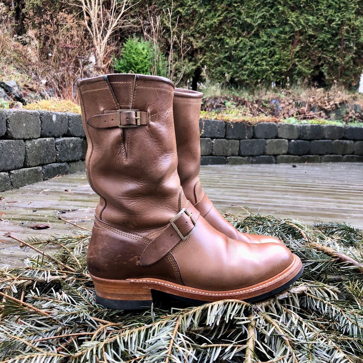 Photo by rarum2 on February 1, 2023 of the John Lofgren Wabash Engineer Boots in Horween Natural Chromexcel.
