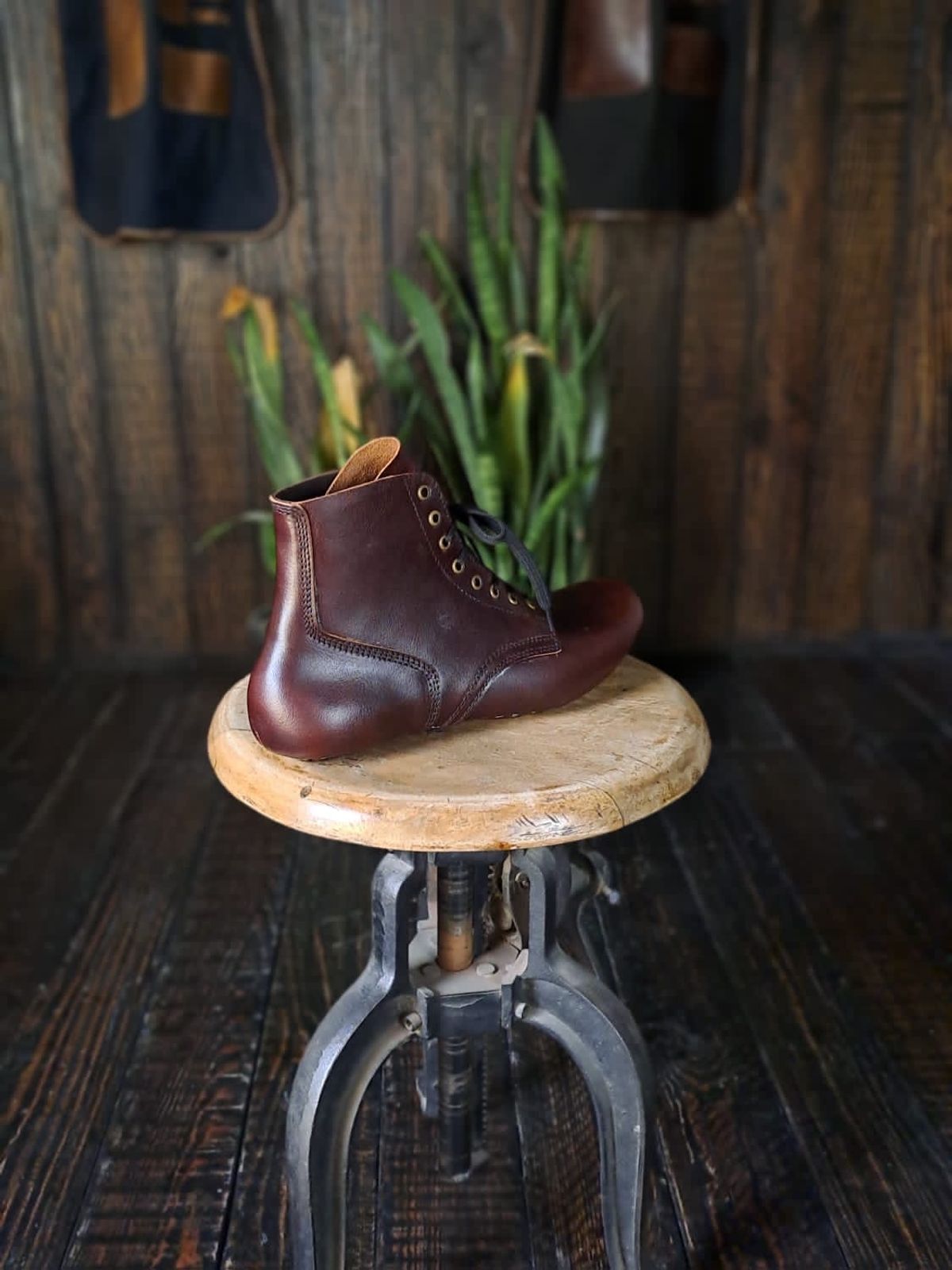 Photo by simplykb on July 19, 2023 of the Craft & Glory Service Boot in Full Grain Waxed Water Buffalo.