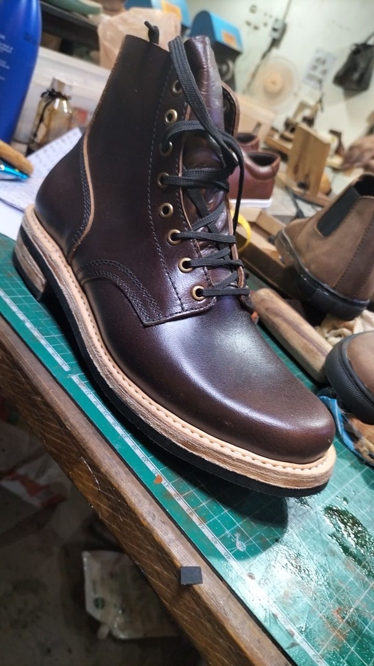 Photo by simplykb on July 24, 2023 of the Craft & Glory Service Boot in Full Grain Waxed Water Buffalo.