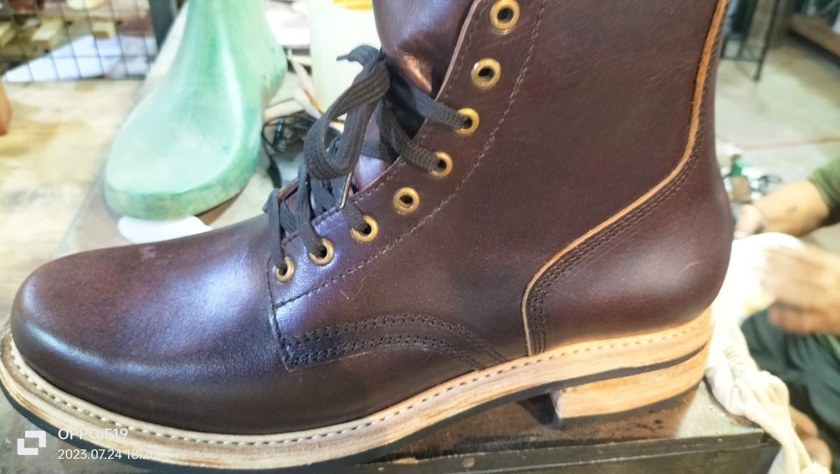 Photo by simplykb on July 27, 2023 of the Craft & Glory Service Boot in Full Grain Waxed Water Buffalo.