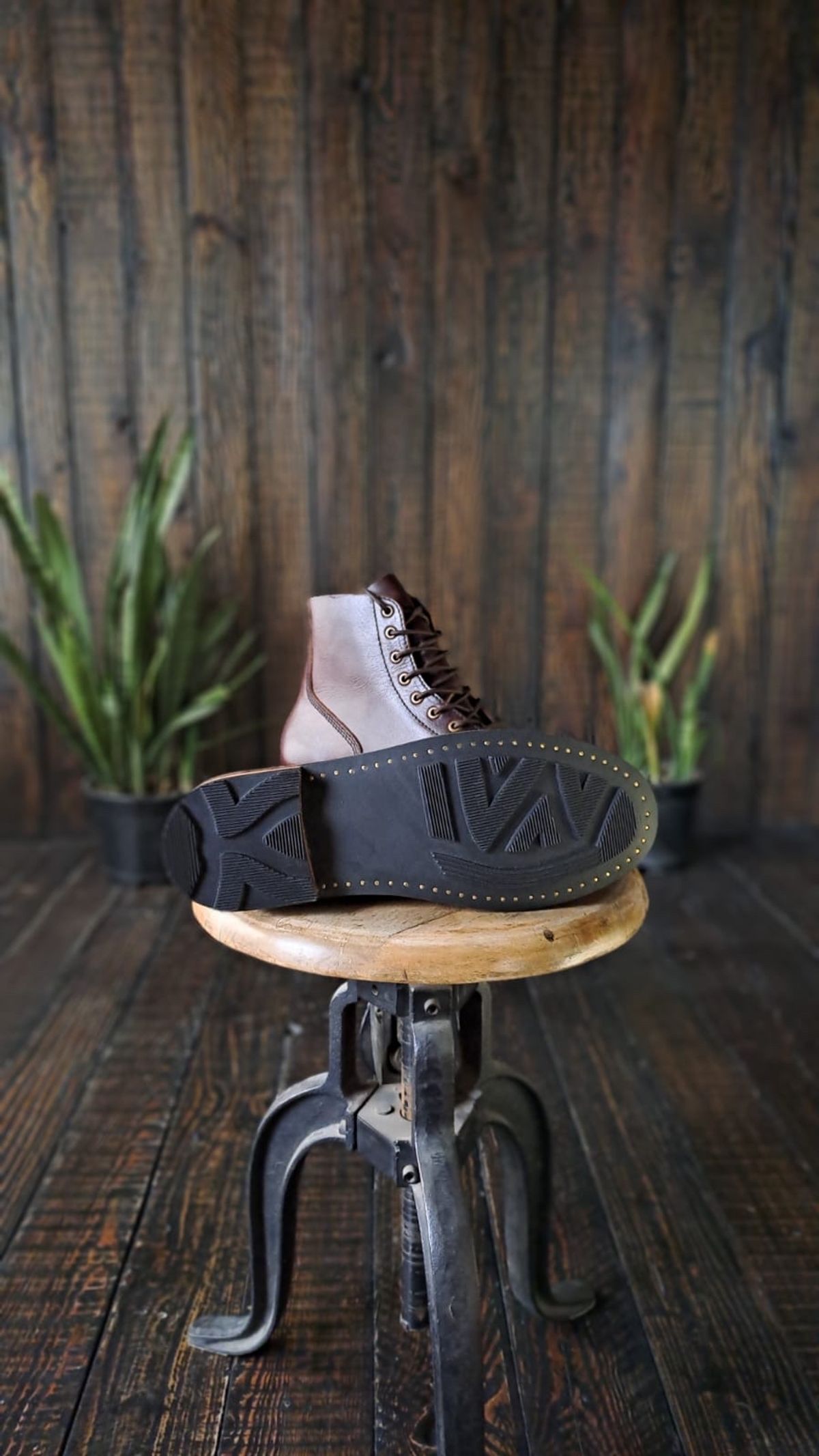 Photo by simplykb on August 2, 2023 of the Craft & Glory Service Boot in Full Grain Waxed Water Buffalo.