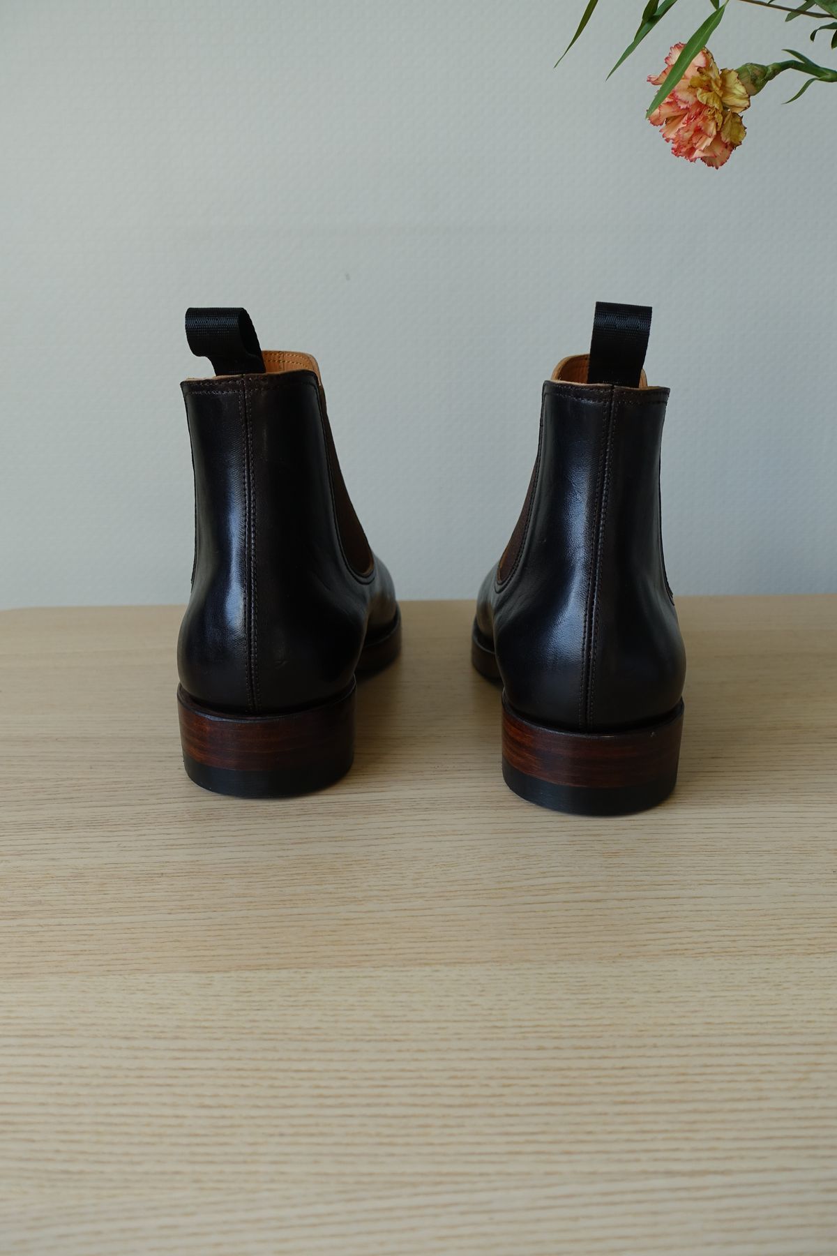 Photo by gear on October 1, 2023 of the Briselblack The Seventh Chelsea Boot in Maryam Brown Horsebutt.