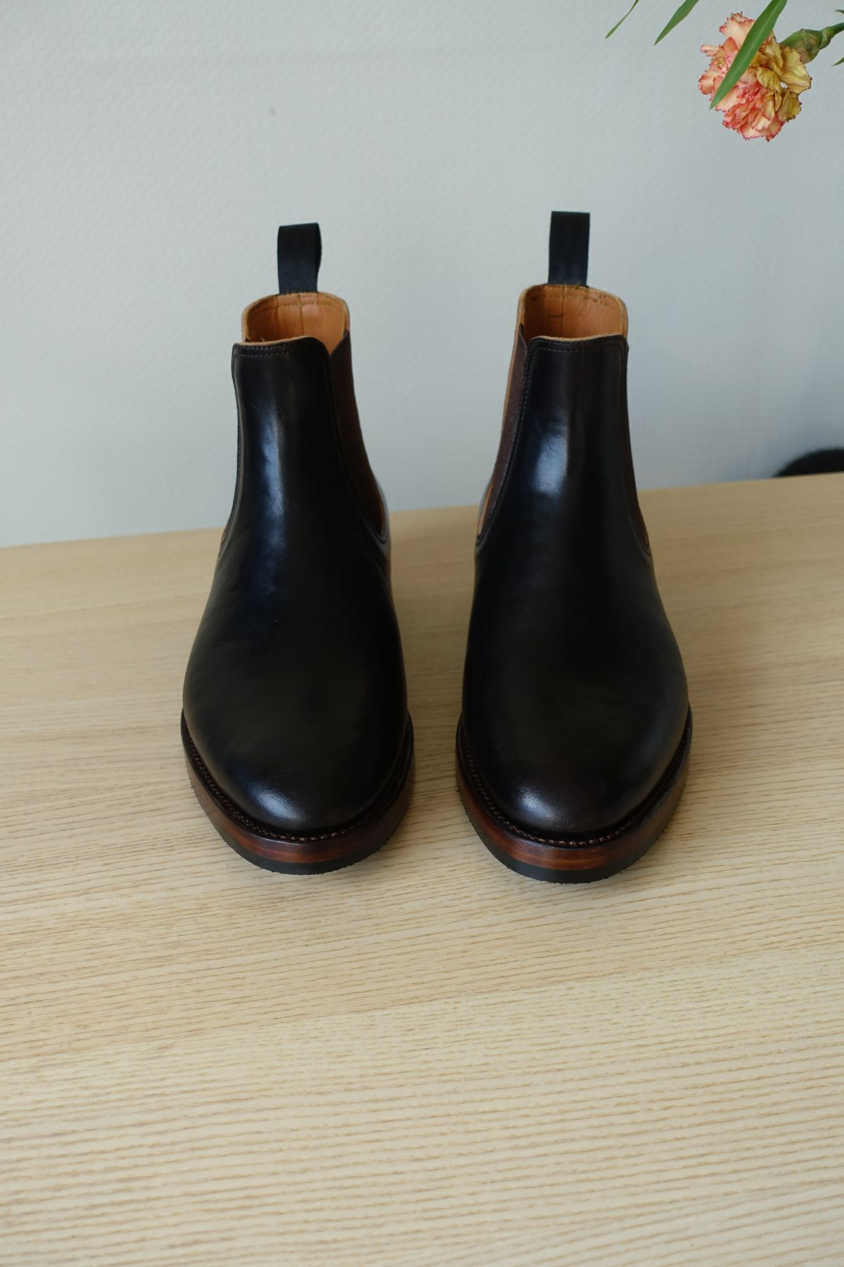 Photo by gear on October 1, 2023 of the Briselblack The Seventh Chelsea Boot in Maryam Brown Horsebutt.