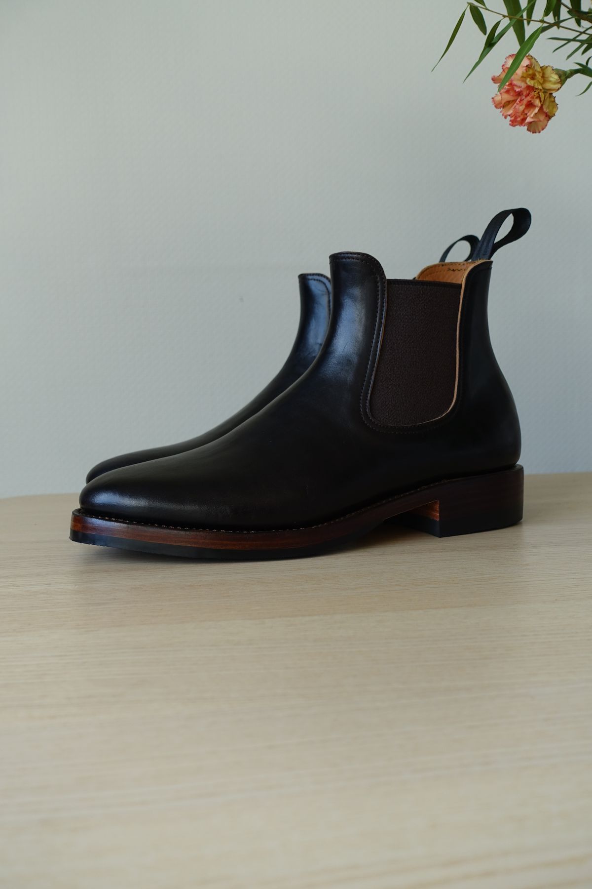 Photo by gear on October 1, 2023 of the Briselblack The Seventh Chelsea Boot in Maryam Brown Horsebutt.