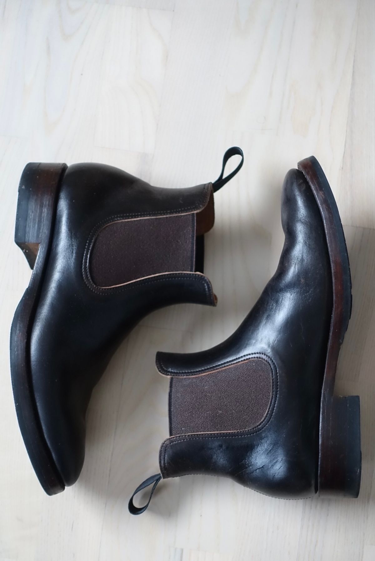 Photo by gear on December 2, 2023 of the Briselblack The Seventh Chelsea Boot in Maryam Brown Horsebutt.