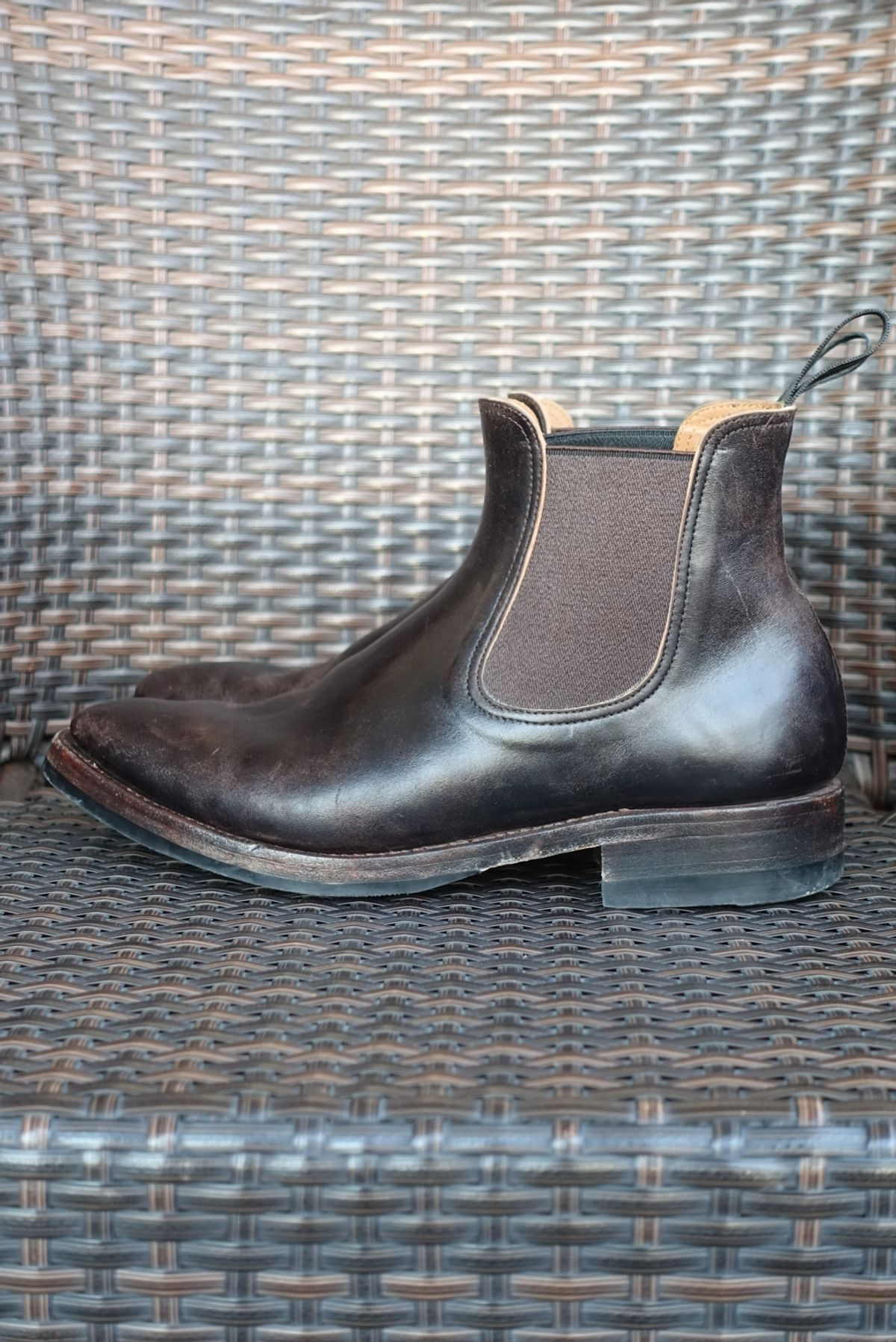 Photo by gear on January 4, 2024 of the Briselblack The Seventh Chelsea Boot in Maryam Brown Horsebutt.