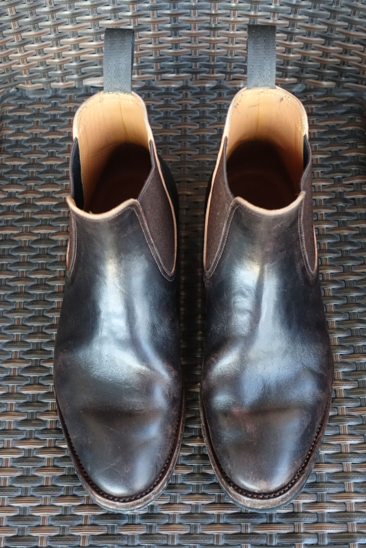Photo by gear on January 4, 2024 of the Briselblack The Seventh Chelsea Boot in Maryam Brown Horsebutt.