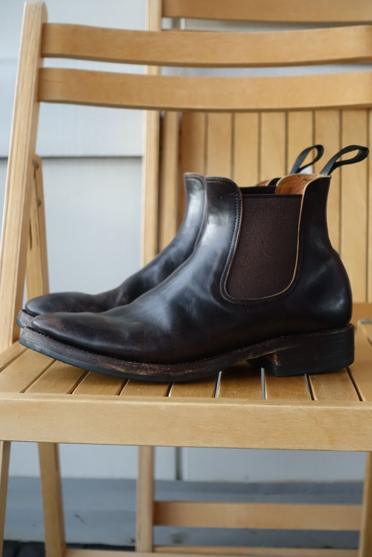 Photo by gear on February 3, 2024 of the Briselblack The Seventh Chelsea Boot in Maryam Brown Horsebutt.
