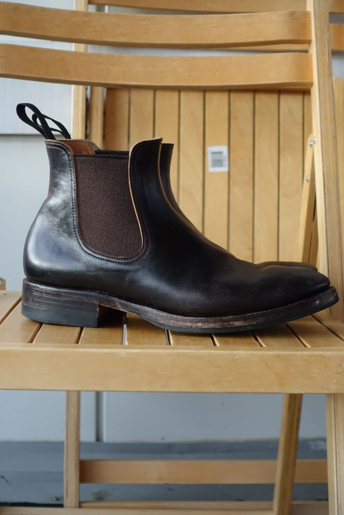 Photo by gear on February 3, 2024 of the Briselblack The Seventh Chelsea Boot in Maryam Brown Horsebutt.