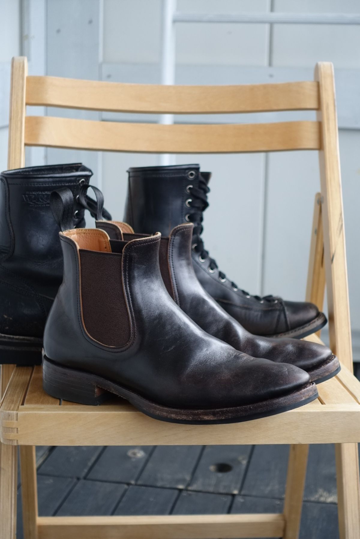 Photo by gear on March 3, 2024 of the Briselblack The Seventh Chelsea Boot in Maryam Brown Horsebutt.