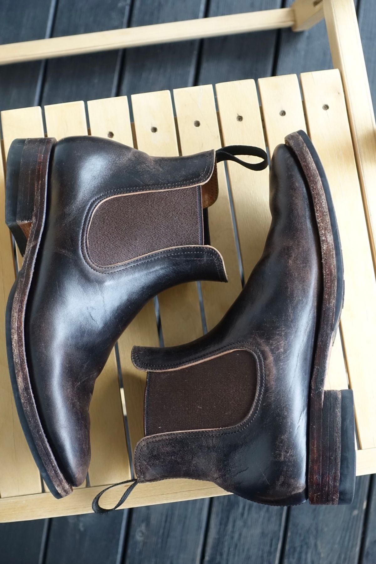 Photo by gear on March 3, 2024 of the Briselblack The Seventh Chelsea Boot in Maryam Brown Horsebutt.