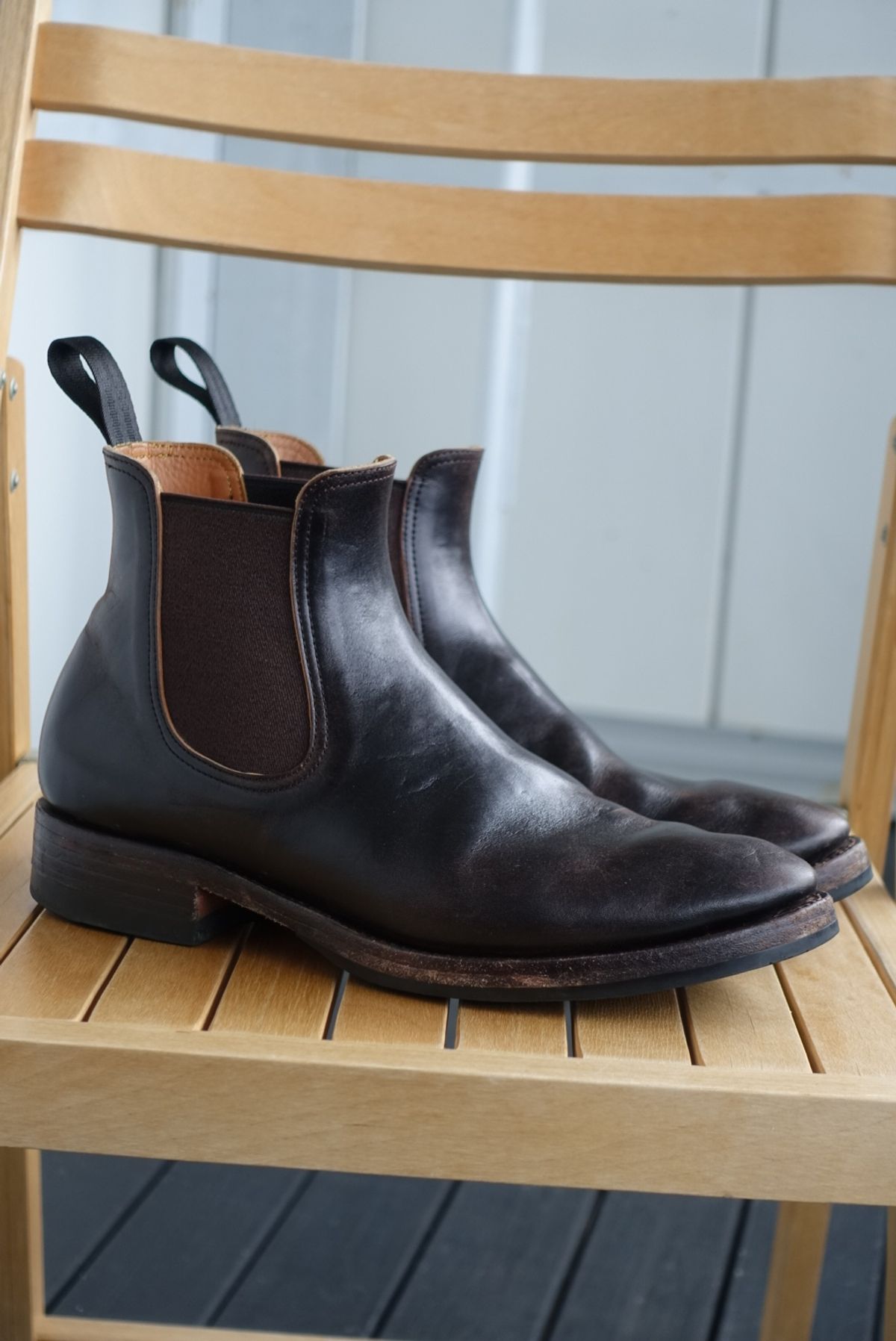 Photo by gear on March 3, 2024 of the Briselblack The Seventh Chelsea Boot in Maryam Brown Horsebutt.