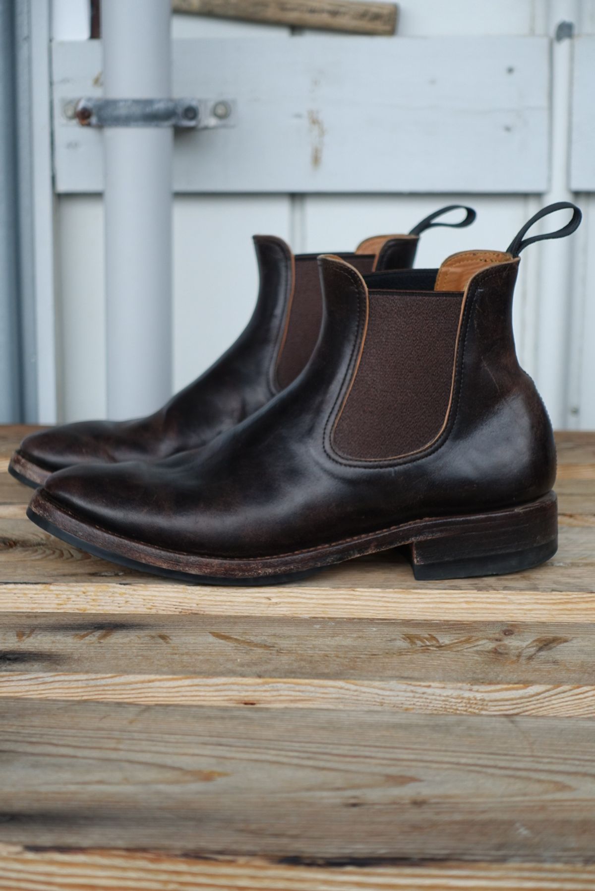 Photo by gear on April 3, 2024 of the Briselblack The Seventh Chelsea Boot in Maryam Brown Horsebutt.