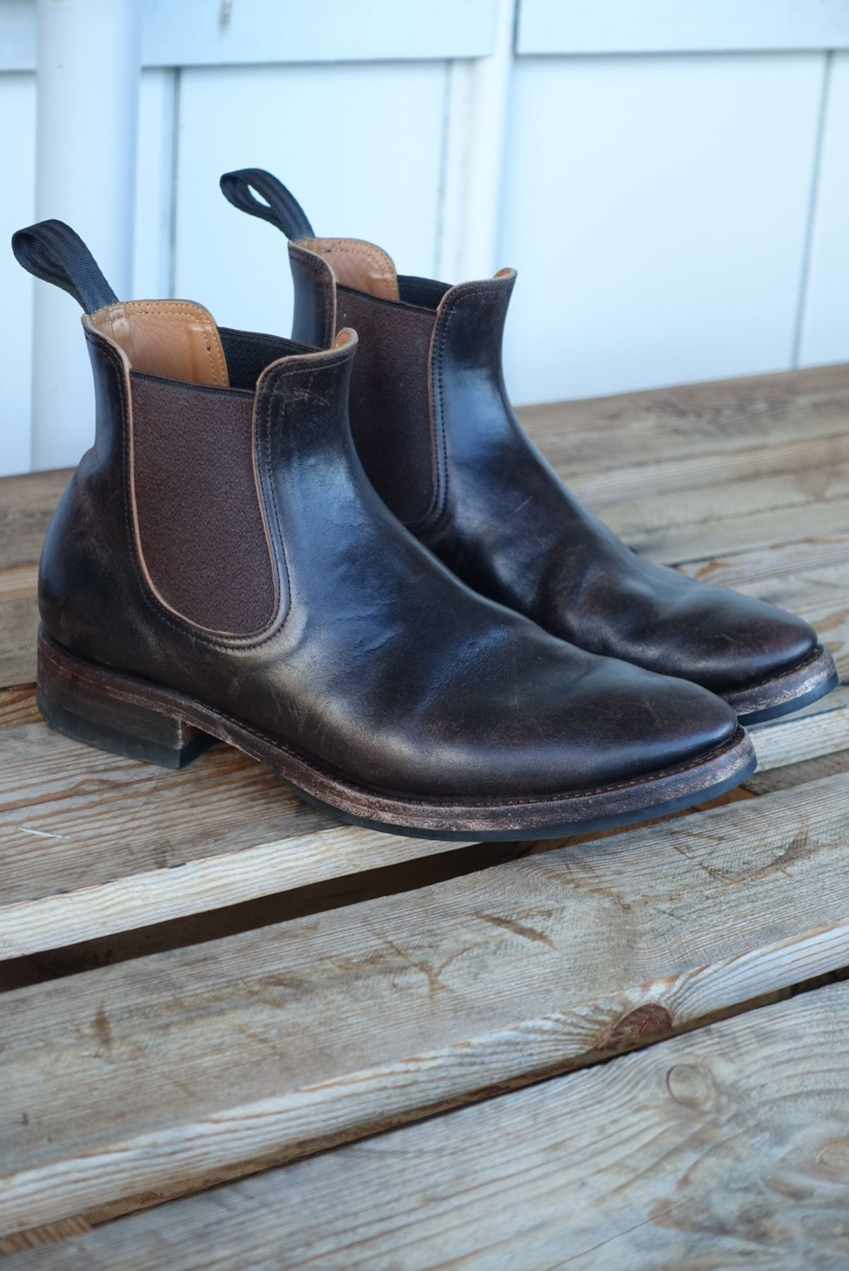 Photo by gear on April 2, 2024 of the Briselblack The Seventh Chelsea Boot in Maryam Brown Horsebutt.