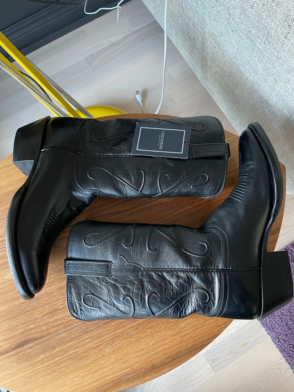Photo by gear on October 14, 2022 of the Lucchese Cowboy Boots in Black Kangaroo.