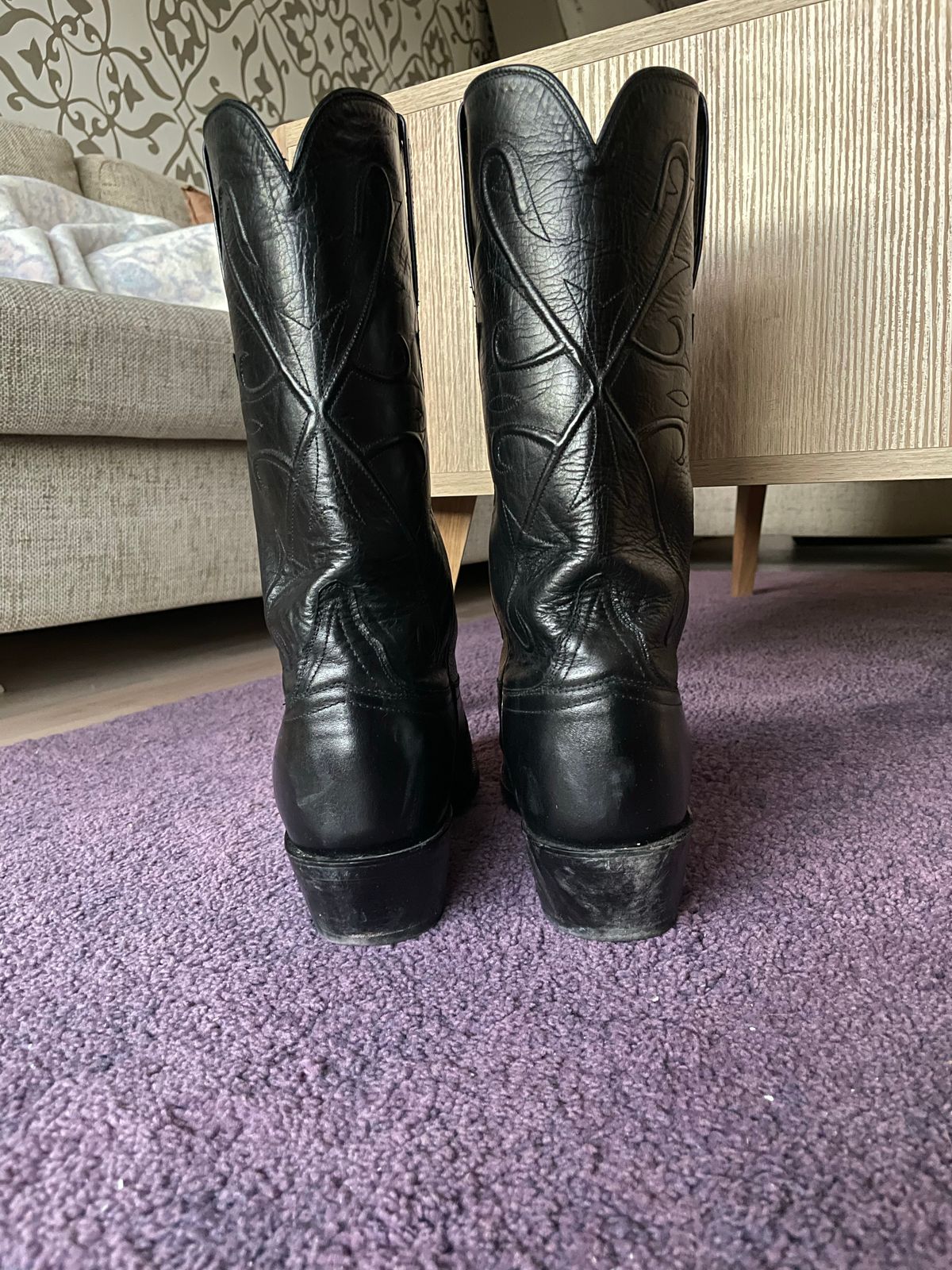 Photo by gear on December 2, 2022 of the Lucchese Cowboy Boots in Black Kangaroo.