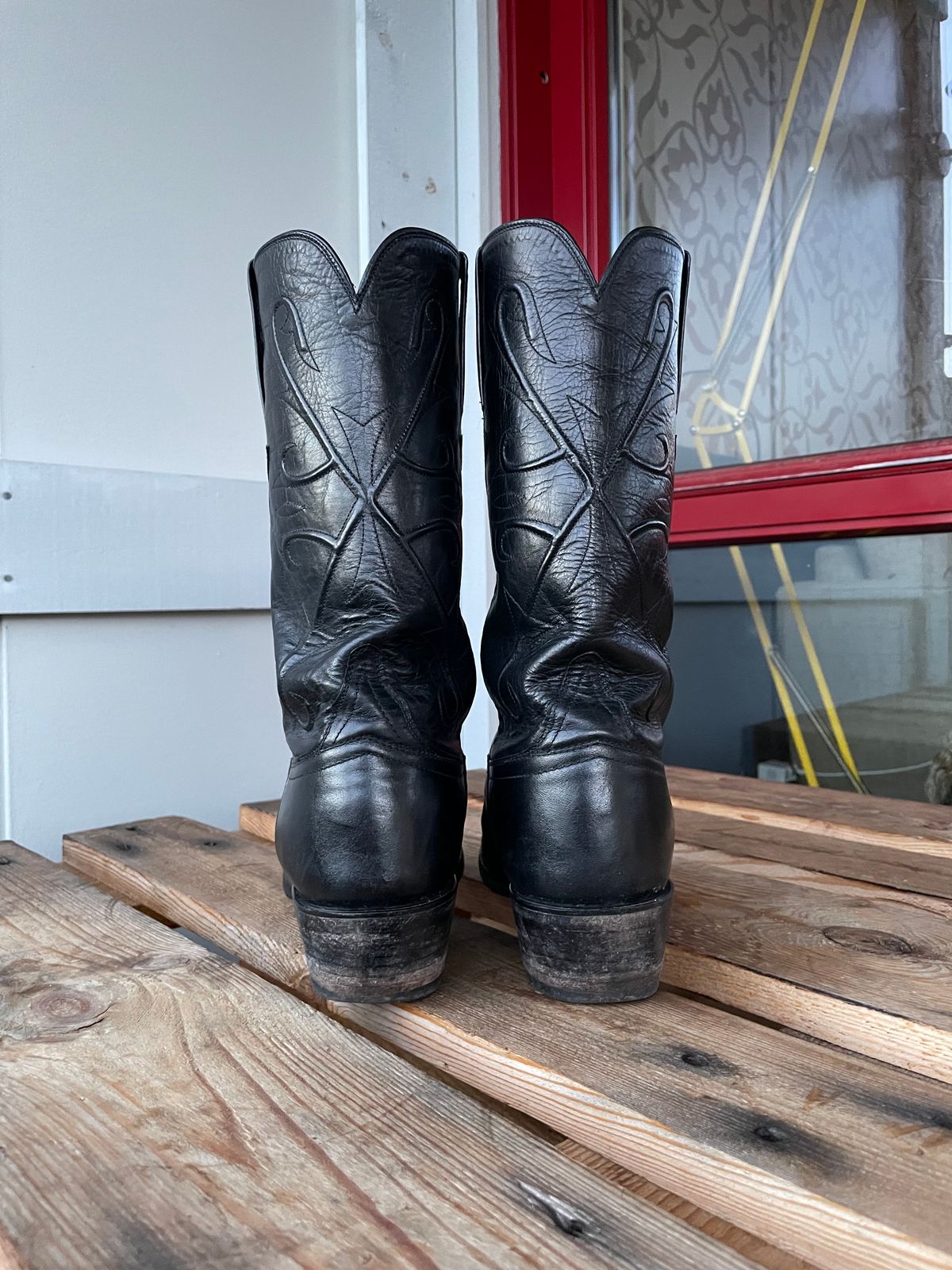 Photo by gear on March 3, 2023 of the Lucchese Cowboy Boots in Black Kangaroo.