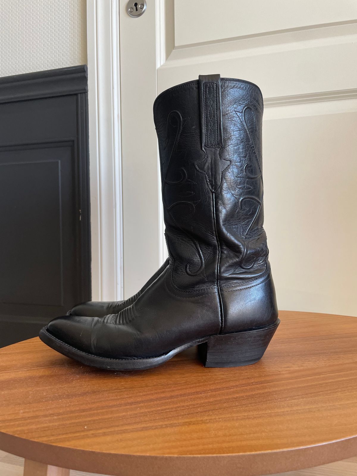 Photo by gear on April 2, 2023 of the Lucchese Cowboy Boots in Black Kangaroo.