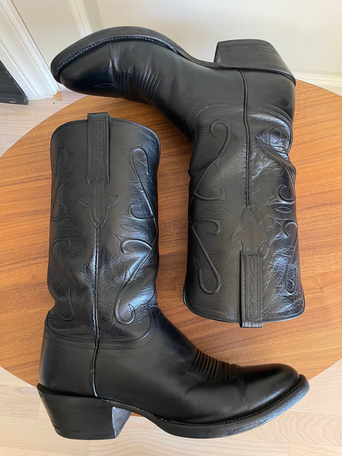 Photo by gear on April 2, 2023 of the Lucchese Cowboy Boots in Black Kangaroo.