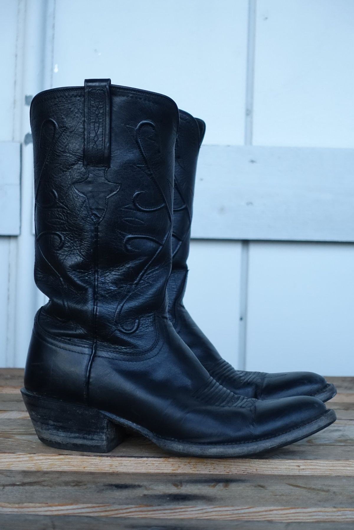 Photo by gear on November 3, 2023 of the Lucchese Cowboy Boots in Black Kangaroo.