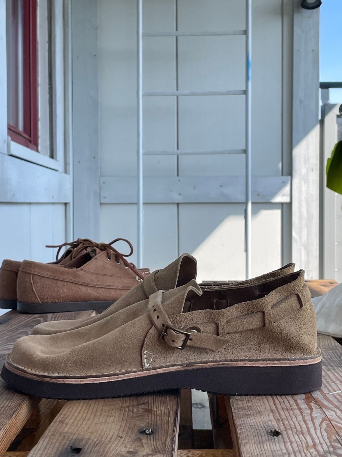 Photo by gear on April 30, 2024 of the Oak Street Bootmakers Country Loafer in Horween Natural Chromexcel Roughout.