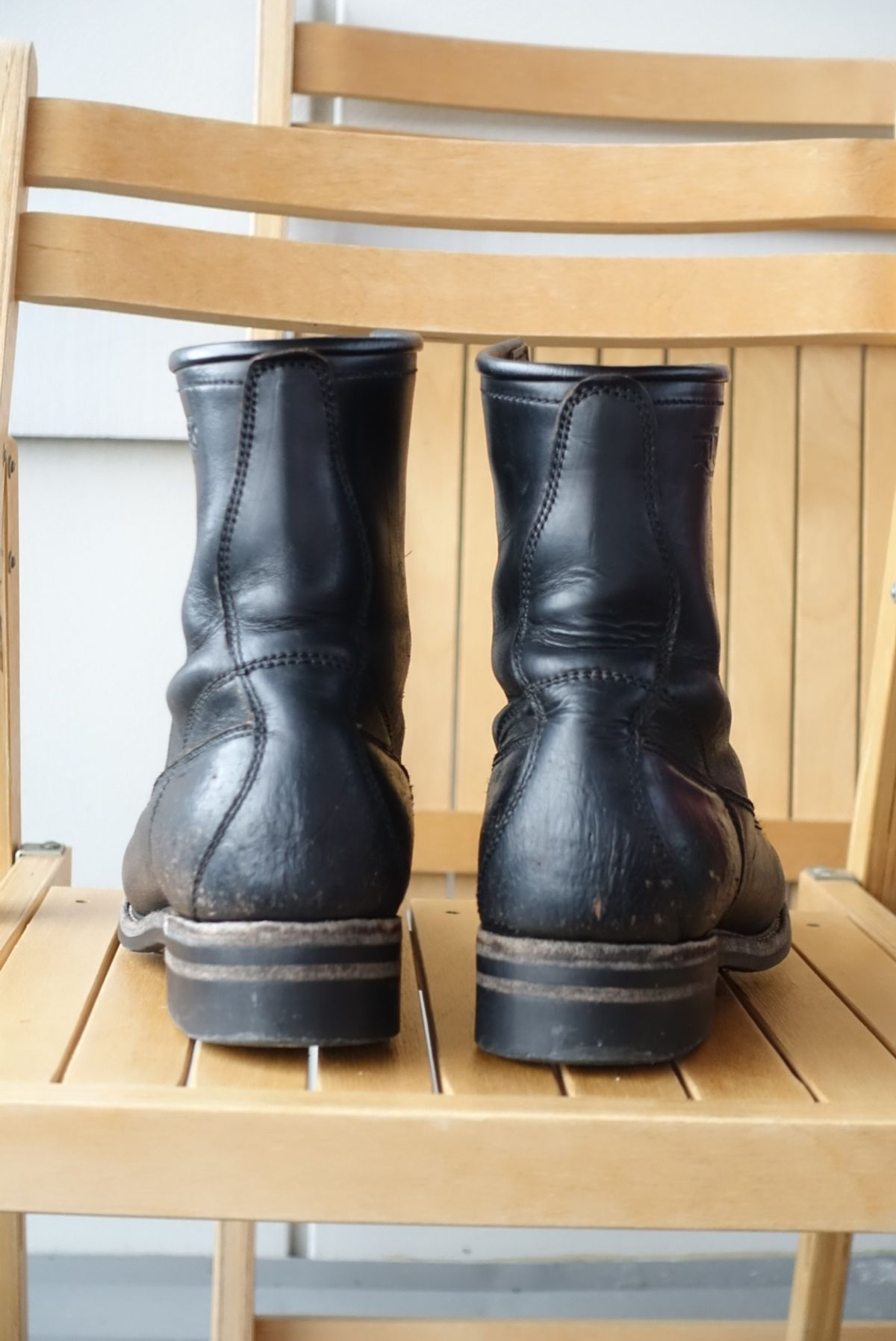 Photo by gear on February 3, 2024 of the Willie's Handmade Boots Monkey Boot in Horween Black Chromexcel.