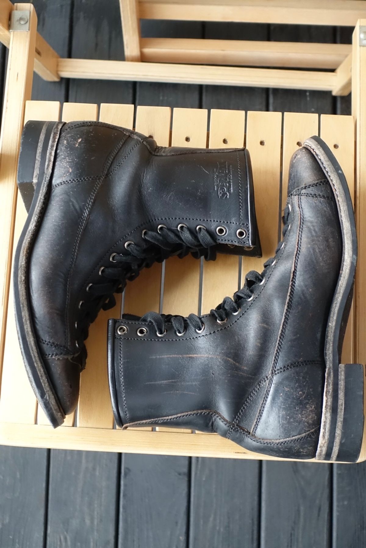 Photo by gear on February 3, 2024 of the Willie's Handmade Boots Monkey Boot in Horween Black Chromexcel.