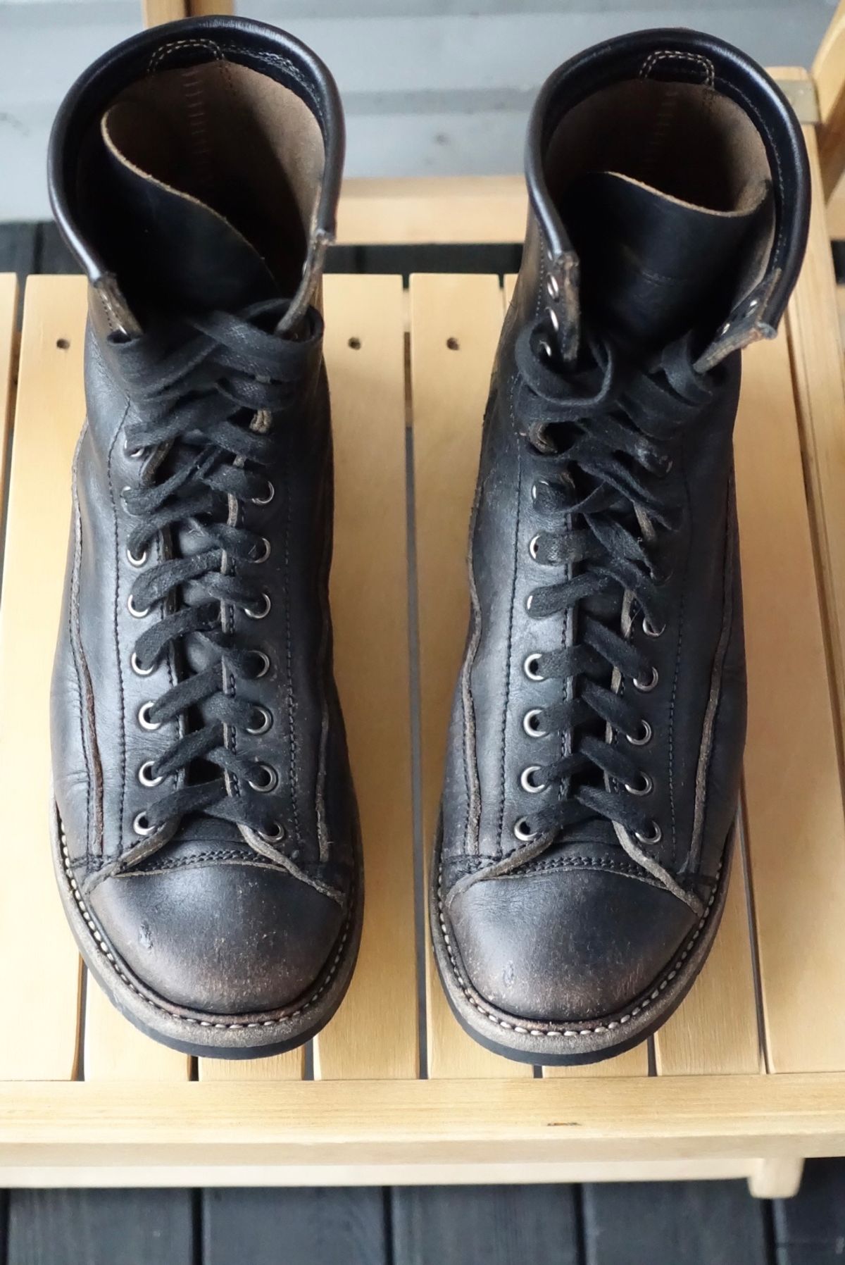 Photo by gear on February 3, 2024 of the Willie's Handmade Boots Monkey Boot in Horween Black Chromexcel.