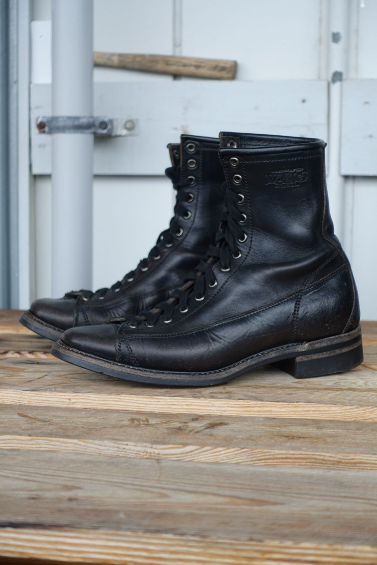 Photo by gear on April 3, 2024 of the Willie's Handmade Boots Monkey Boot in Horween Black Chromexcel.