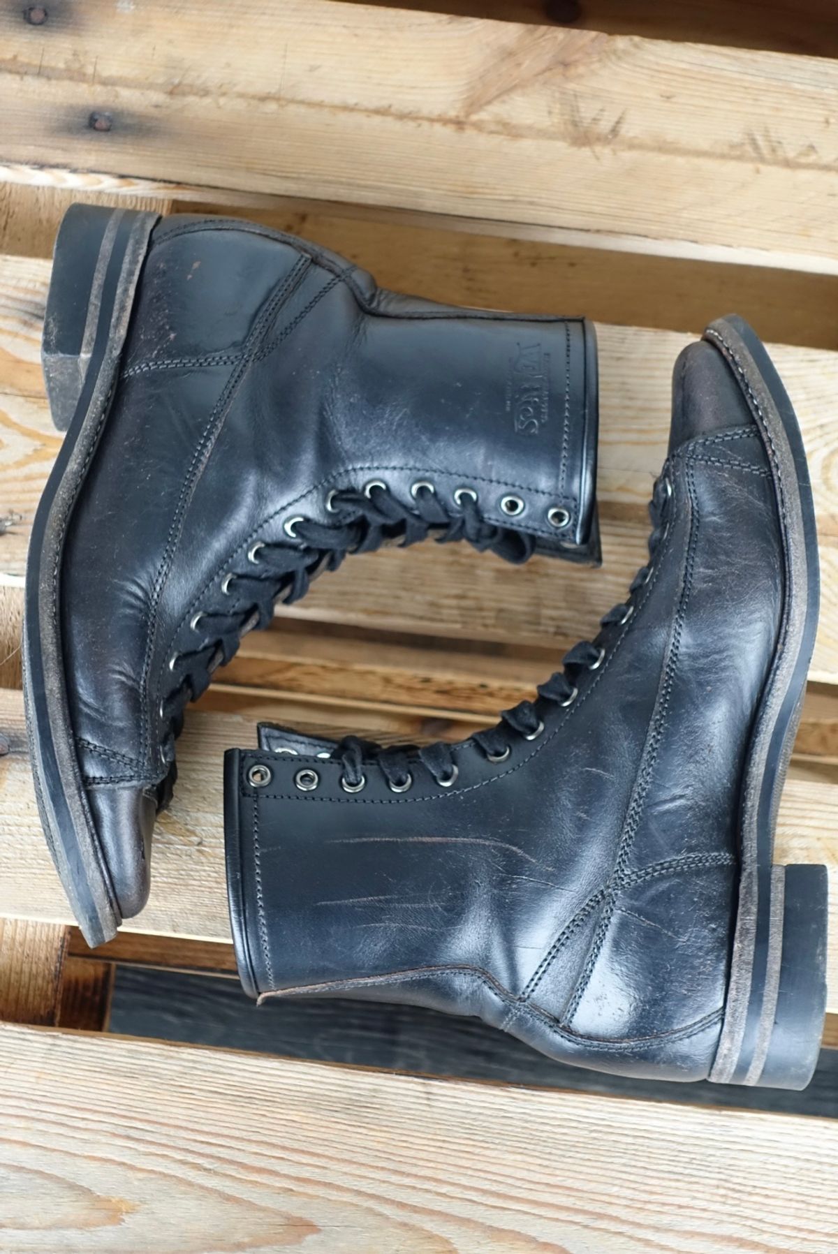 Photo by gear on April 3, 2024 of the Willie's Handmade Boots Monkey Boot in Horween Black Chromexcel.