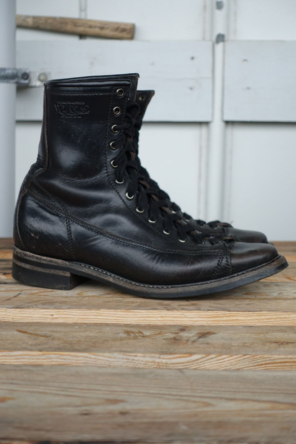 Photo by gear on April 3, 2024 of the Willie's Handmade Boots Monkey Boot in Horween Black Chromexcel.