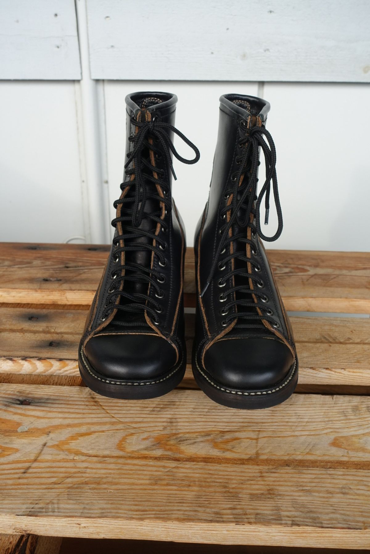 Photo by gear on October 4, 2023 of the Willie's Handmade Boots Monkey Boot in Horween Black Chromexcel.