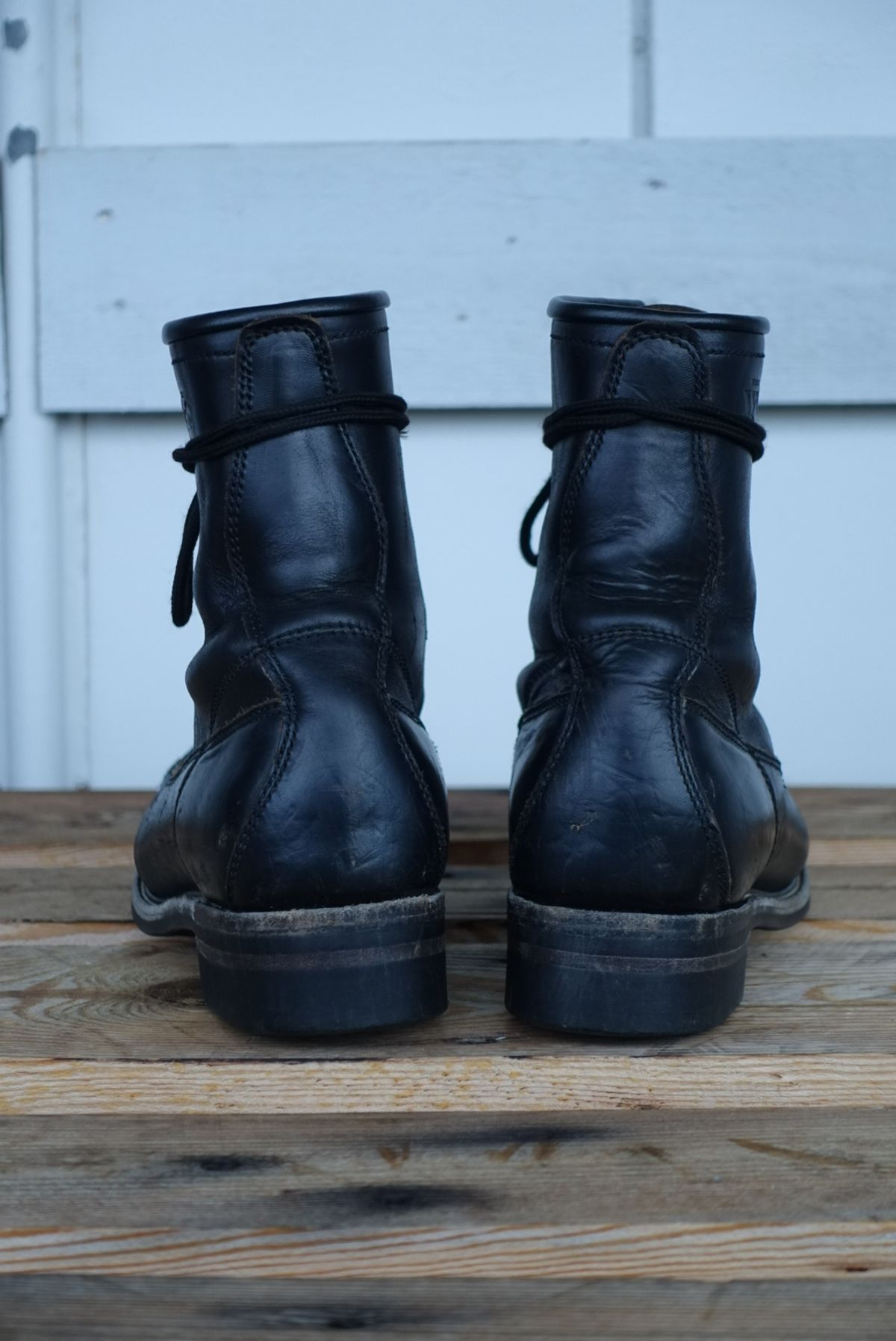 Photo by gear on November 3, 2023 of the Willie's Handmade Boots Monkey Boot in Horween Black Chromexcel.