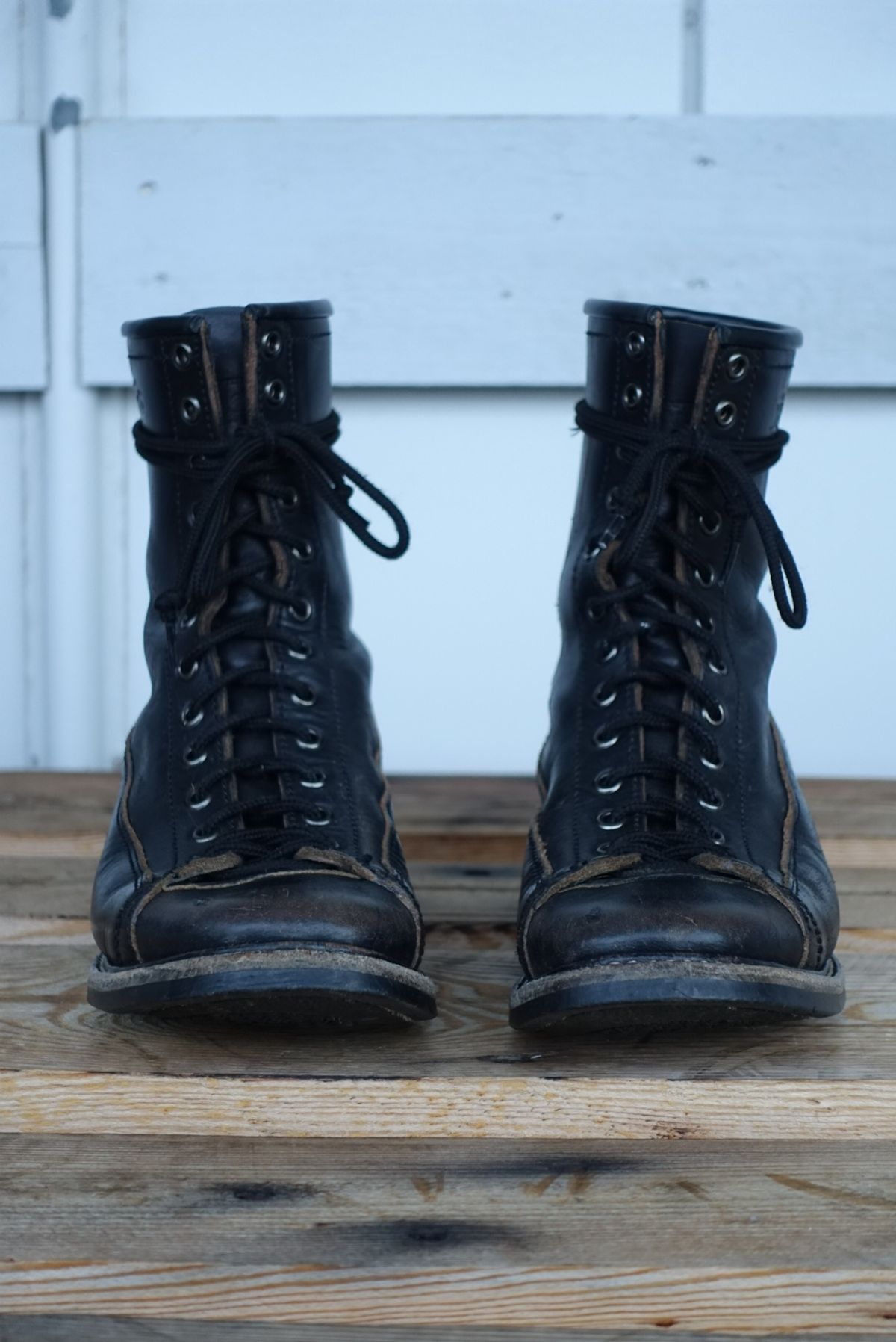 Photo by gear on November 3, 2023 of the Willie's Handmade Boots Monkey Boot in Horween Black Chromexcel.