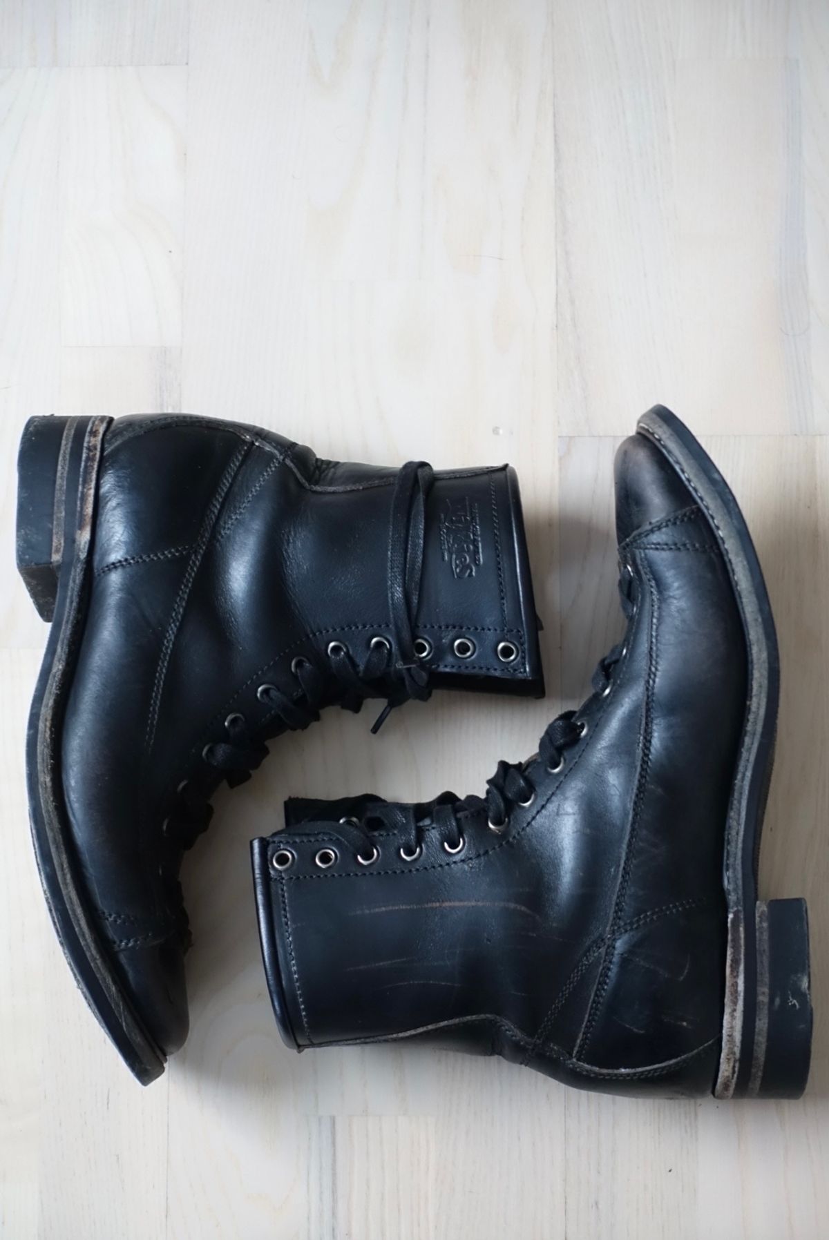 Photo by gear on December 3, 2023 of the Willie's Handmade Boots Monkey Boot in Horween Black Chromexcel.
