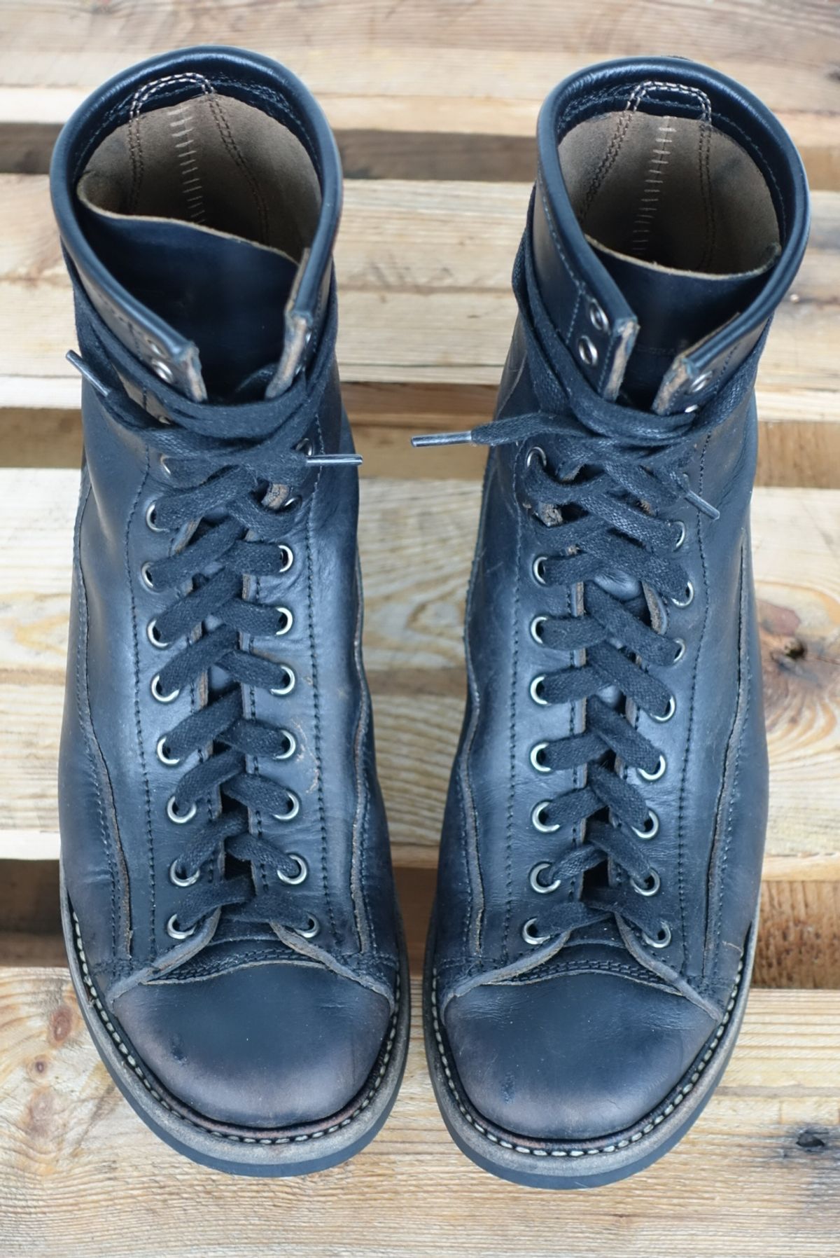 Photo by gear on December 3, 2023 of the Willie's Handmade Boots Monkey Boot in Horween Black Chromexcel.