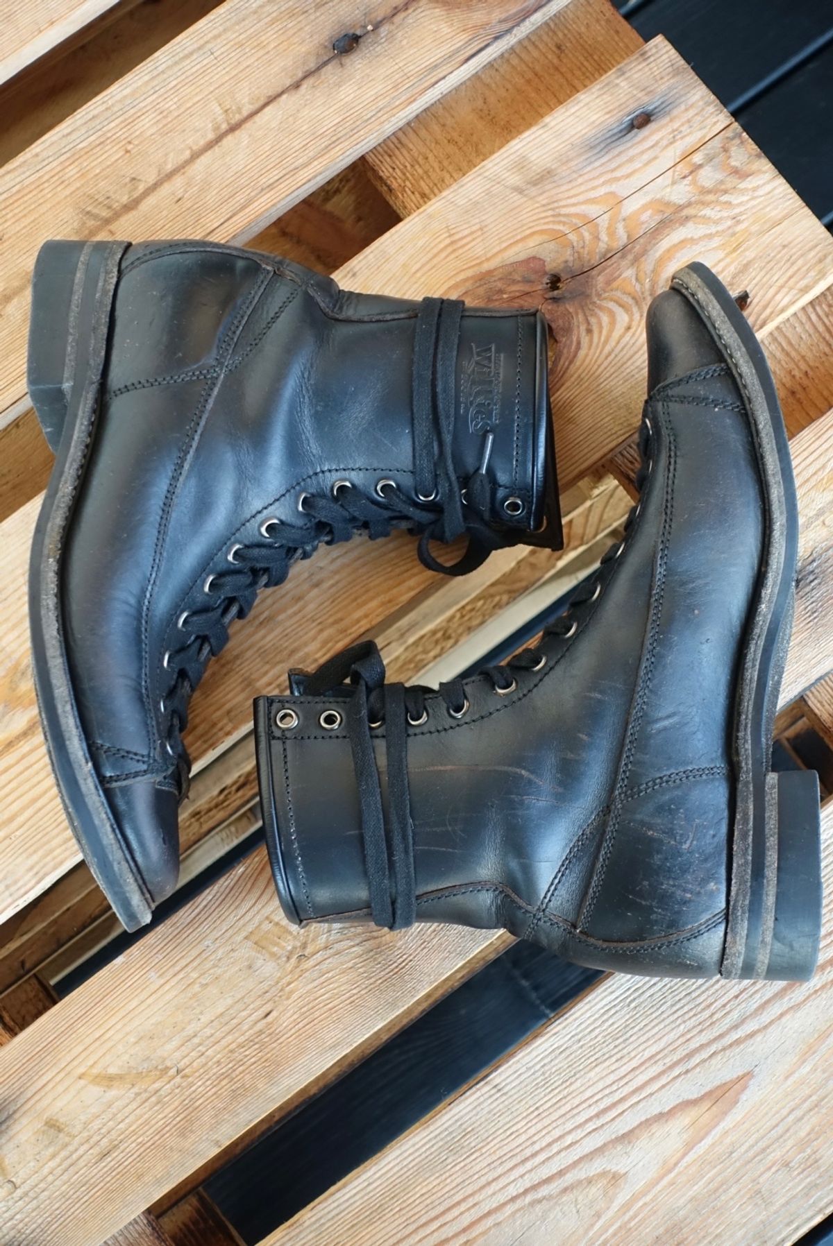 Photo by gear on January 4, 2024 of the Willie's Handmade Boots Monkey Boot in Horween Black Chromexcel.