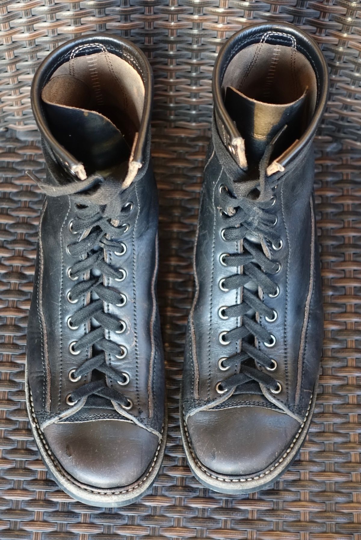 Photo by gear on January 4, 2024 of the Willie's Handmade Boots Monkey Boot in Horween Black Chromexcel.
